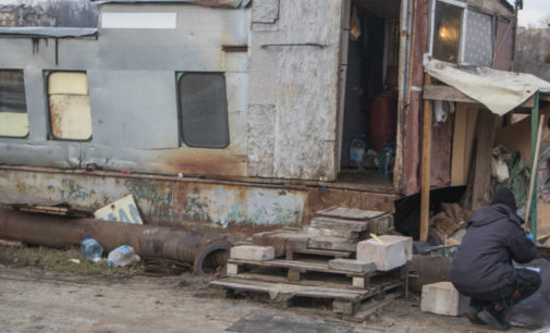 В Киеве в строительном вагончике насмерть забили 60-летнего мужчину