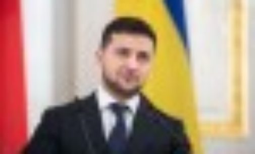 Зеленский: Украинцам выплатят помощь из-за сокращения на работе