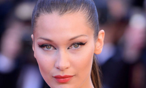 Белла Хадид показалась без белья в домашней обстановке