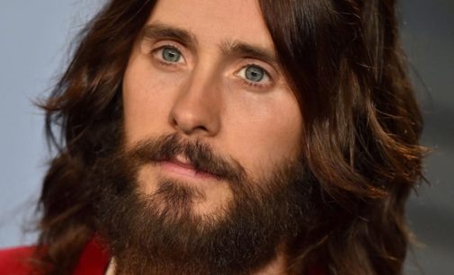 Джаред Лето снял видео на Рыбальском мосту в Киеве