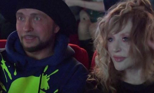 Нарисованные брови и парик: 70-летняя Пугачева шокировала поклонников