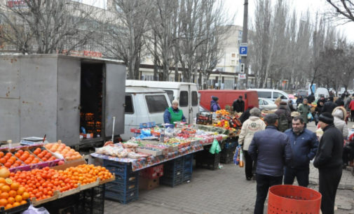 Аваков призвал местную власть разобраться со стихийными рынками
