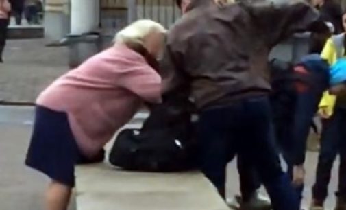 В Полтаве отчим устроил публичную «экзекуцию» 14-летней дочери: в дело вмешалась полиция