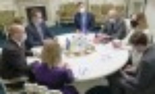 Шмыгаль рассказал, при каком условии украинских заробитчан выпустят за границу