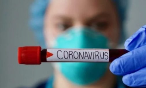 Эксперт о большом числе медиков с COVID-19: это повлечет сбои в работе больниц и стационаров