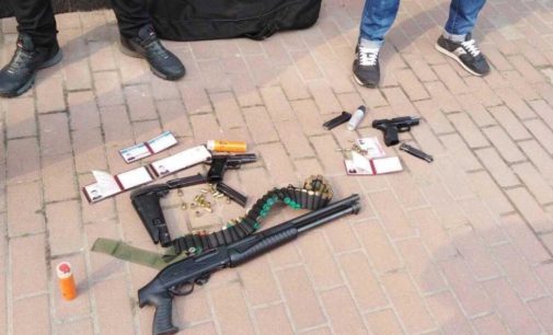 На Оболони в Киеве вооруженные боксеры совершили рейдерскую атаку