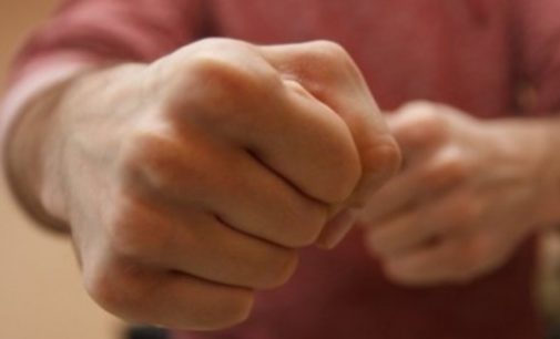 15-летний житель Тернополя избил пенсионера: друзья снимали побои на телефон