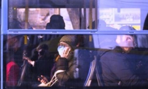 Во Львове врачей не пускают в общественный транспорт: никакого преимущества