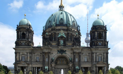 Правительство Германии хочет запретить петь в церквях из-за коронавируса