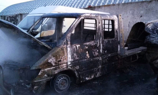 В Днепре на стоянке сгорел автомобиль-эвакуатор