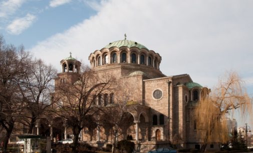 В Болгарии в период карантина не закрывали церкви перед Пасхой