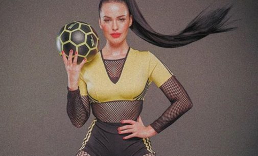 Даша Астафьева взбудоражила Сеть откровенными предпасхальными фото