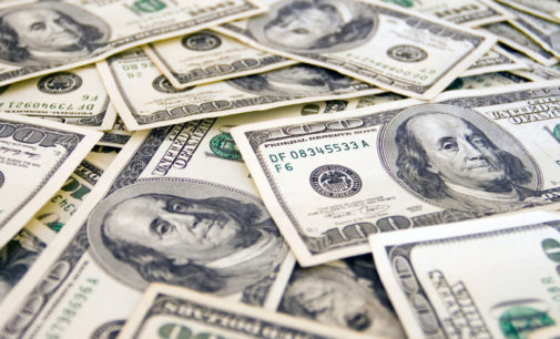 Если карантин в Украине не завершится в мае, стоит ожидать роста курса доллара — экономист