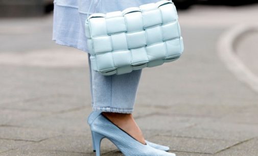 Немодно: Названа обувь, которую весной 2020 не стоит носить