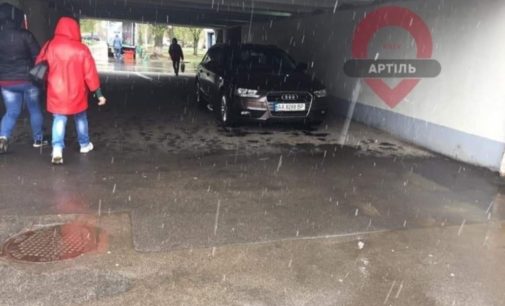 Находчивый «герой парковки» из Киева нашел место для своего Audi