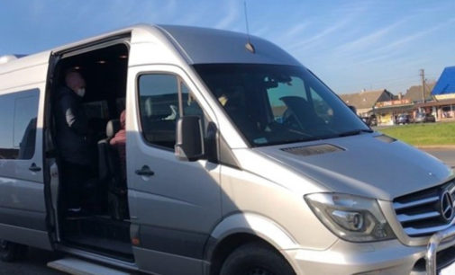 В Ужгороде мужчины обстреляли пассажирский автобус: вымогали деньги у перевозчика