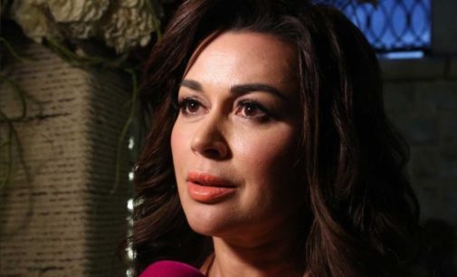 Заворотнюк впервые за время лечения от рака мозга ответила подписчикам