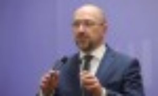 Шмыгаль заверил, что украинцам не запрещено выезжать на работу за границу