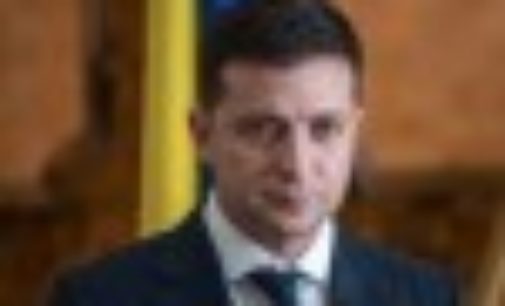 Зеленский объяснил кадровым голодом назначение своих друзей на госдолжности