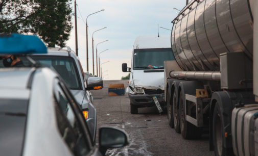 На въезде в Днепр столкнулись четыре машины