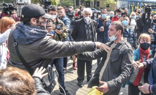 На Куликовом поле в Одессе первые потасовки