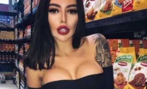 «Украинская Кардашьян» снялась в пикантной фотосессии