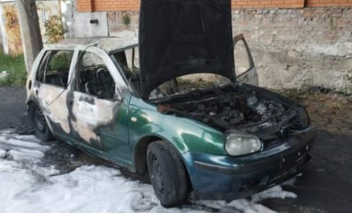 Неизвестный взорвал Volkswagen в Николаеве