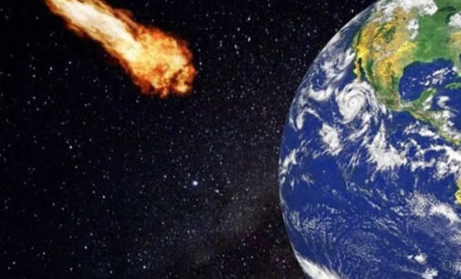 К Земле несется огромный астероид