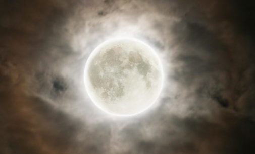 На Луне зафиксировали масштабные выбросы углерода