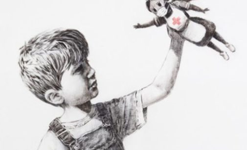 «Медсетра-супергерой»: Бэнкси подарил британским медикам новую картину  