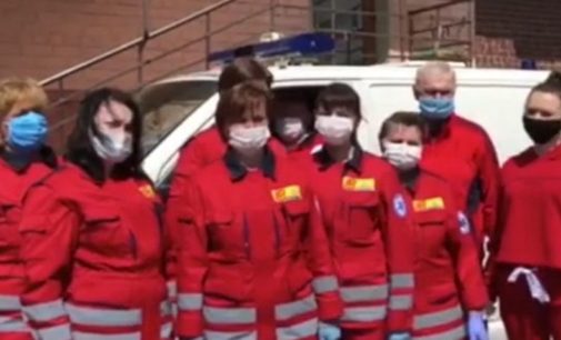 Медики Ивано-Франковска вышли на акцию протеста под звук сирен