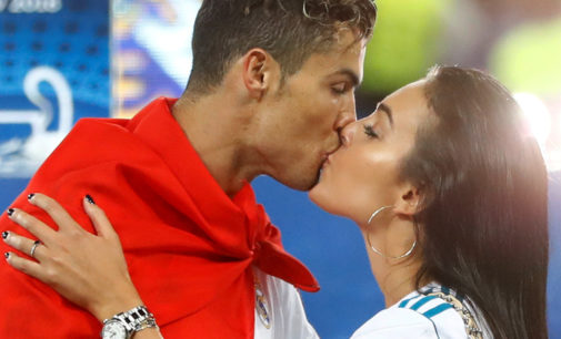 Девушка Роналду похвасталась идеальными ягодицами в Сети