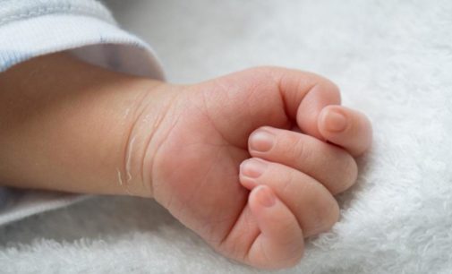 В больницу на Херсонщине доставили двухмесячного малыша с синяками и переохлаждением