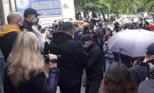 В Черкассах предприниматели устроили забастовку: требовали разрешить работать малому и среднему бизнесу в карантин